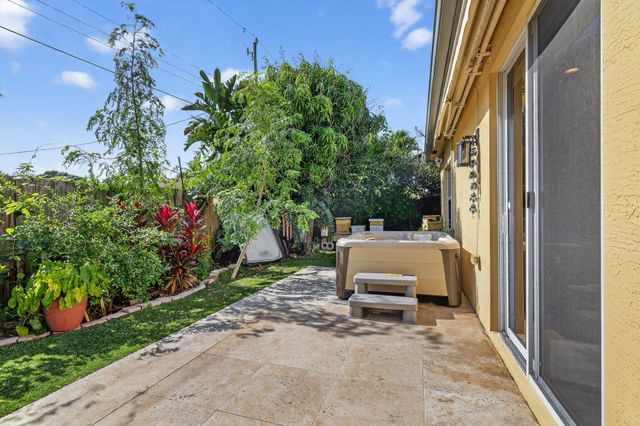 280 Reigle Avenue, Delray Beach, FL 33444