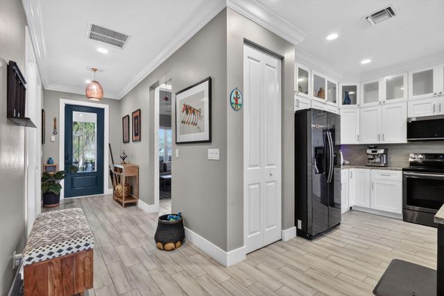 280 Reigle Avenue, Delray Beach, FL 33444