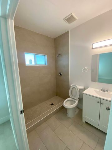 2594 NW 20TH Street B, Fort Lauderdale, FL 33311