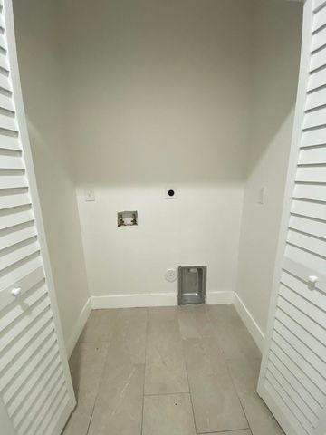 2594 NW 20TH Street B, Fort Lauderdale, FL 33311