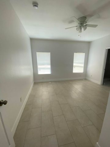 2594 NW 20TH Street B, Fort Lauderdale, FL 33311