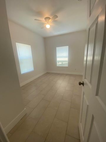 2594 NW 20TH Street B, Fort Lauderdale, FL 33311