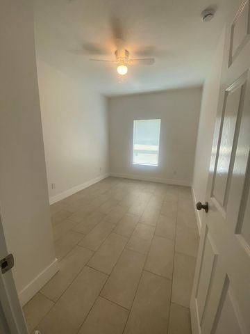 2594 NW 20TH Street B, Fort Lauderdale, FL 33311