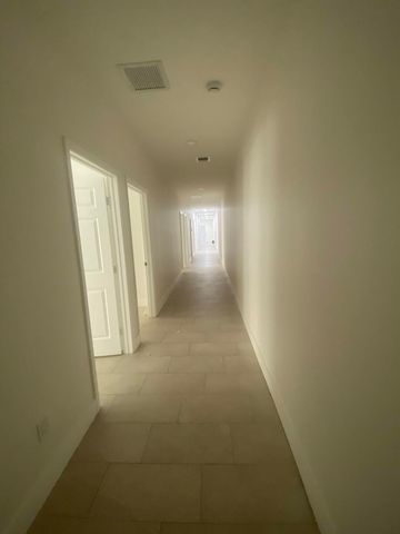 2594 NW 20TH Street B, Fort Lauderdale, FL 33311
