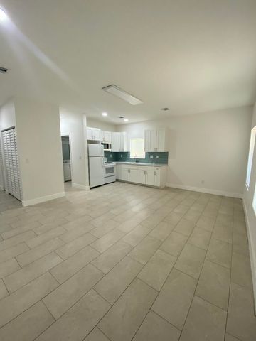 2594 NW 20TH Street B, Fort Lauderdale, FL 33311