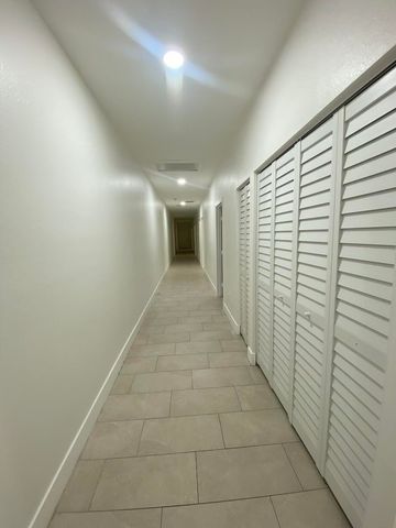 2594 NW 20TH Street B, Fort Lauderdale, FL 33311