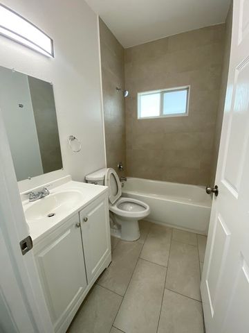 2594 NW 20TH Street B, Fort Lauderdale, FL 33311