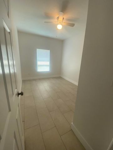 2594 NW 20TH Street B, Fort Lauderdale, FL 33311