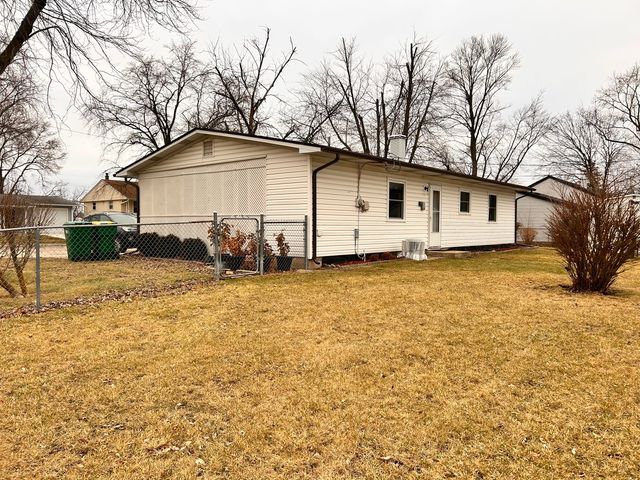 218 Montrose Drive, Romeoville, IL 60446