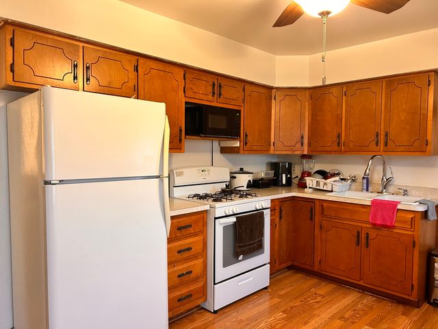 218 Montrose Drive, Romeoville, IL 60446