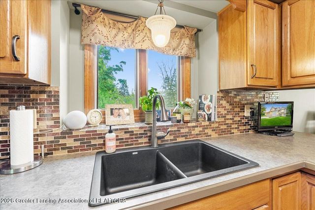 2550 Graduate Way, Holt, MI 48842