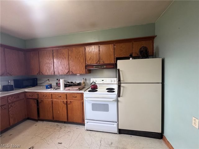 8974-8978 Wilverne Drive, Windham, OH 44288