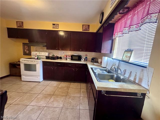 8974-8978 Wilverne Drive, Windham, OH 44288