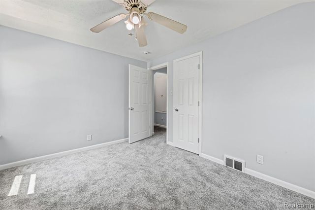 28100 Glenwood Street, Saint Clair Shores, MI 48081