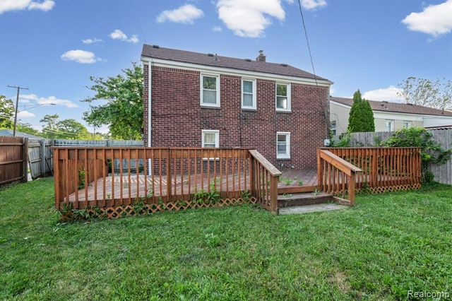 28100 Glenwood Street, Saint Clair Shores, MI 48081