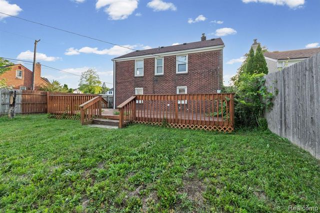 28100 Glenwood Street, Saint Clair Shores, MI 48081