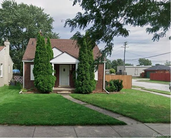 28100 Glenwood Street, Saint Clair Shores, MI 48081