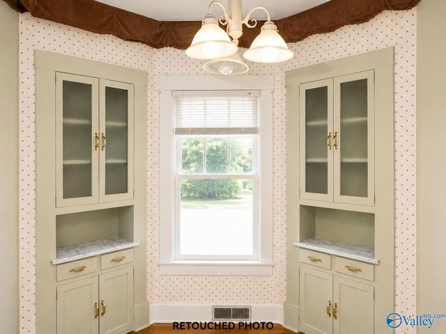 405 Main Street East, Hartselle, AL 35640