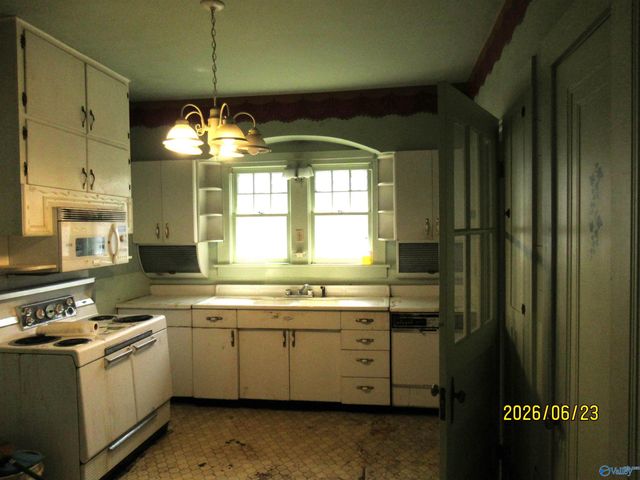 405 Main Street East, Hartselle, AL 35640