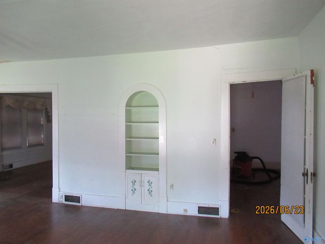 405 Main Street East, Hartselle, AL 35640