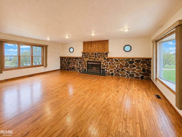 46700 Sugarbush Road, Chesterfield Twp, MI 48047
