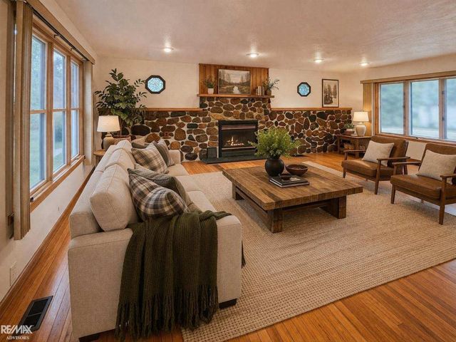 46700 Sugarbush Road, Chesterfield Twp, MI 48047