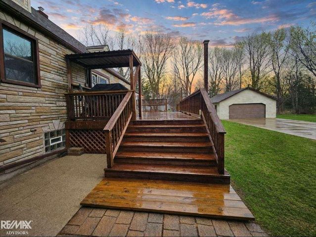 46700 Sugarbush Road, Chesterfield Twp, MI 48047