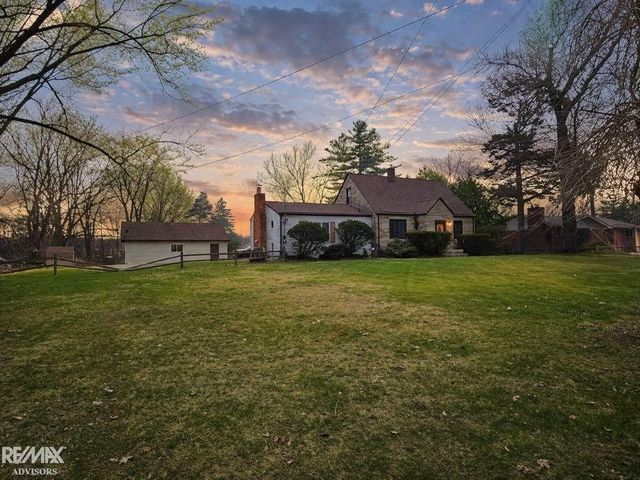 46700 Sugarbush Road, Chesterfield Twp, MI 48047