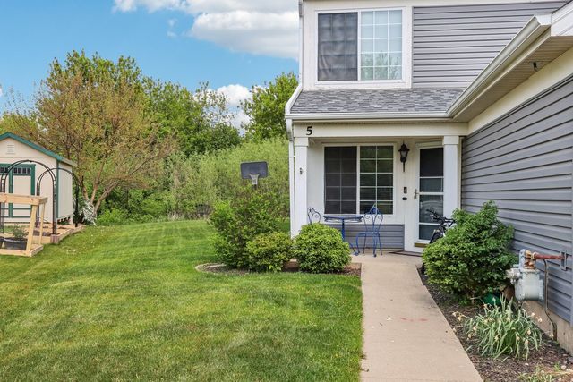 5 CRIMSON Court, Lake In The Hills, IL 60156