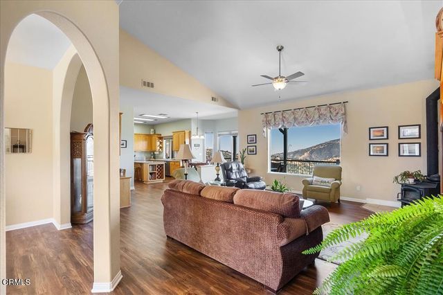 30730 Fox Ridge Court, Tehachapi, CA 93561