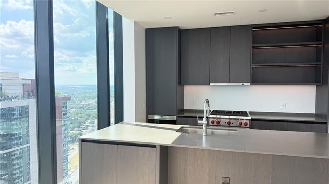 610 Davis ST 4007, Austin, TX 78701