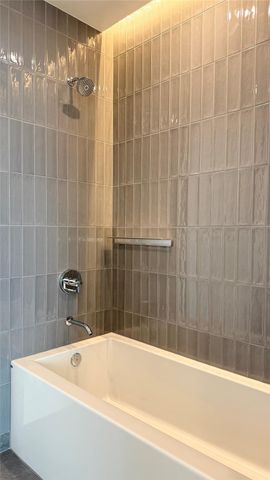 610 Davis ST 4007, Austin, TX 78701