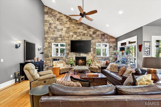 10600 Country View Drive, Creve Coeur, MO 63141