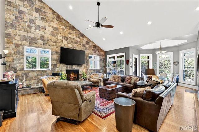 10600 Country View Drive, Creve Coeur, MO 63141