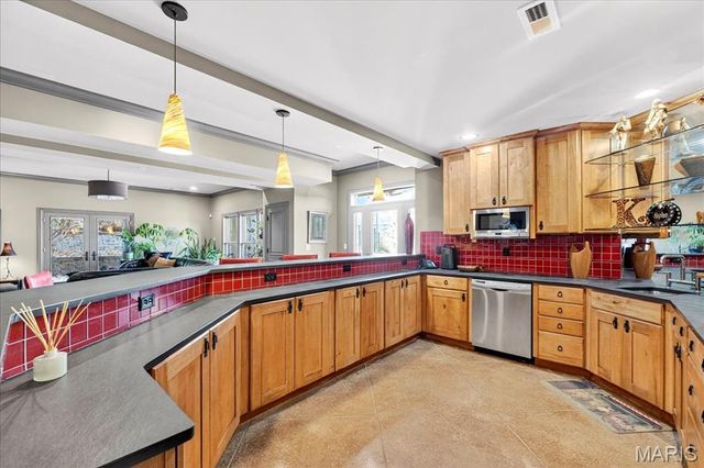 10600 Country View Drive, Creve Coeur, MO 63141