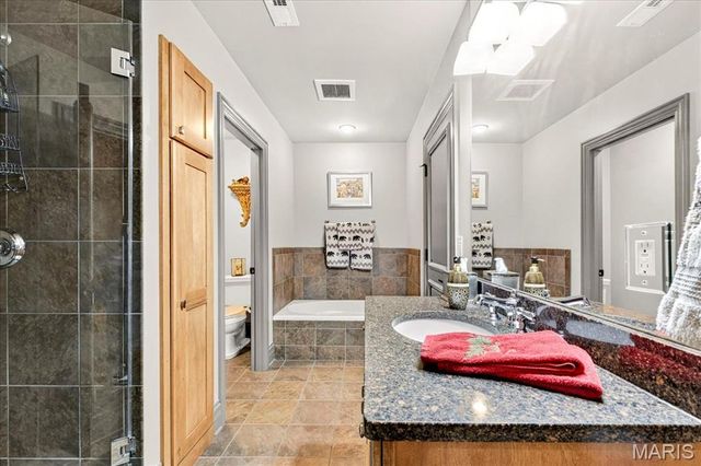 10600 Country View Drive, Creve Coeur, MO 63141