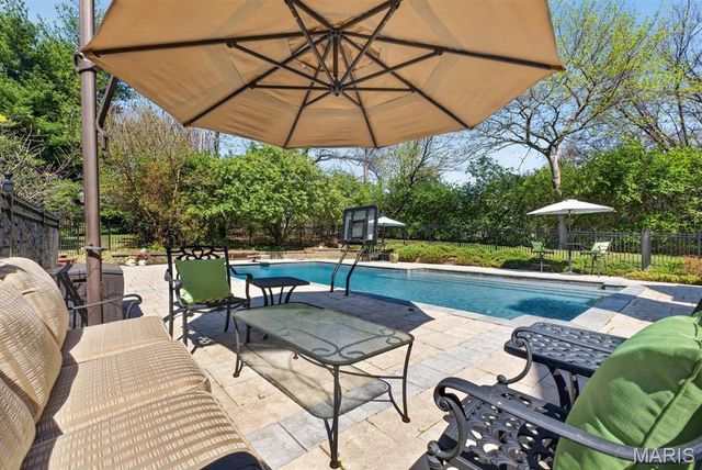 10600 Country View Drive, Creve Coeur, MO 63141