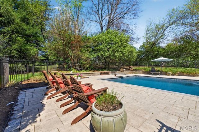 10600 Country View Drive, Creve Coeur, MO 63141