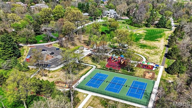 10600 Country View Drive, Creve Coeur, MO 63141