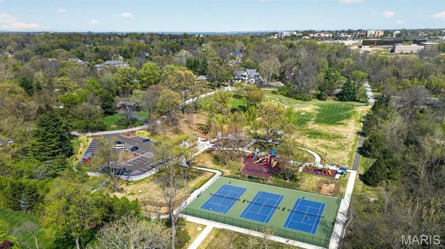10600 Country View Drive, Creve Coeur, MO 63141