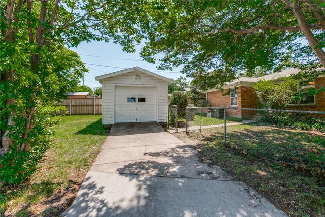 301 Hillcrest Avenue, Richardson, TX 75081