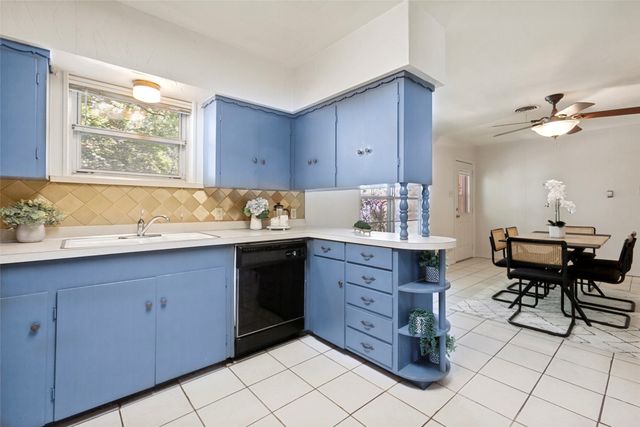 301 Hillcrest Avenue, Richardson, TX 75081