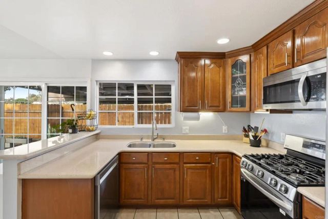 10665 Escobar Drive, San Diego, CA 92124