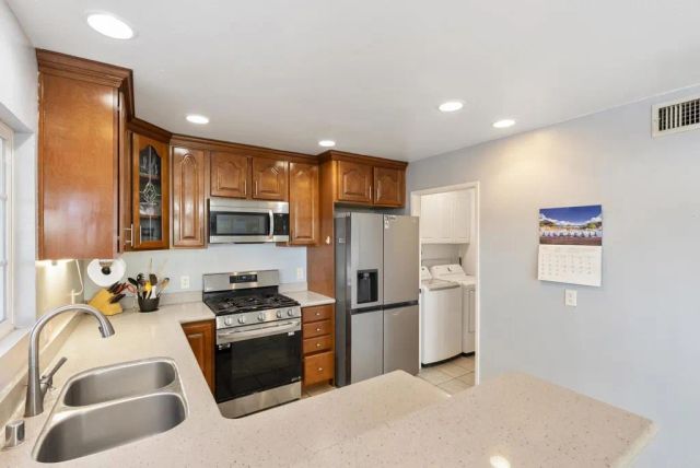 10665 Escobar Drive, San Diego, CA 92124