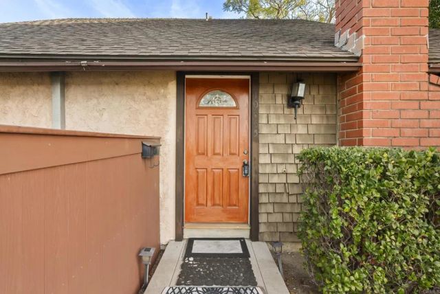 10665 Escobar Drive, San Diego, CA 92124