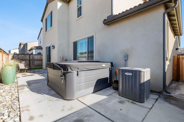 4286 Oak Knoll Road, Madera, CA 93636