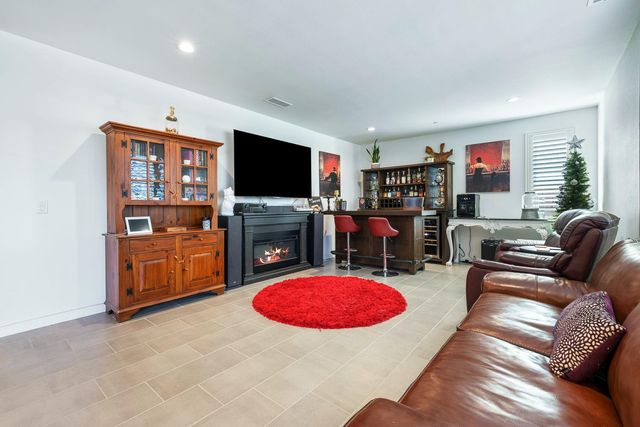 4286 Oak Knoll Road, Madera, CA 93636