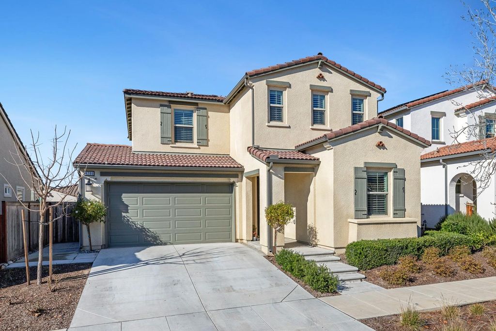 4286 Oak Knoll Road, Madera, CA 93636