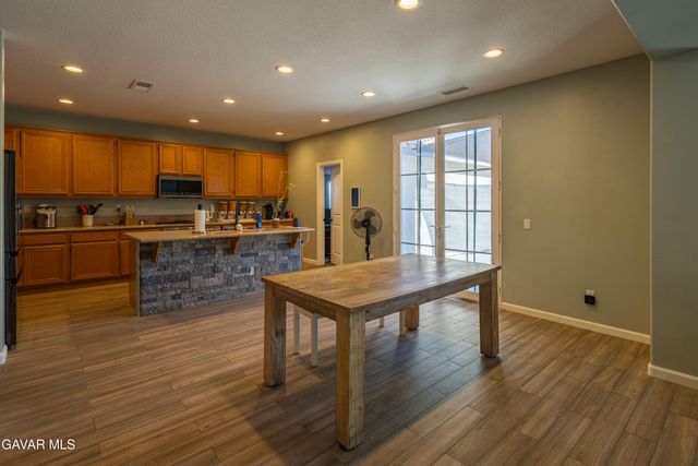 6550 Bicknell Court Court, Palmdale, CA 93552