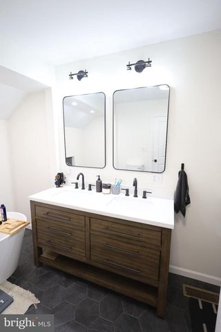 1102 E OLDTOWN RD, Cumberland, MD 21502